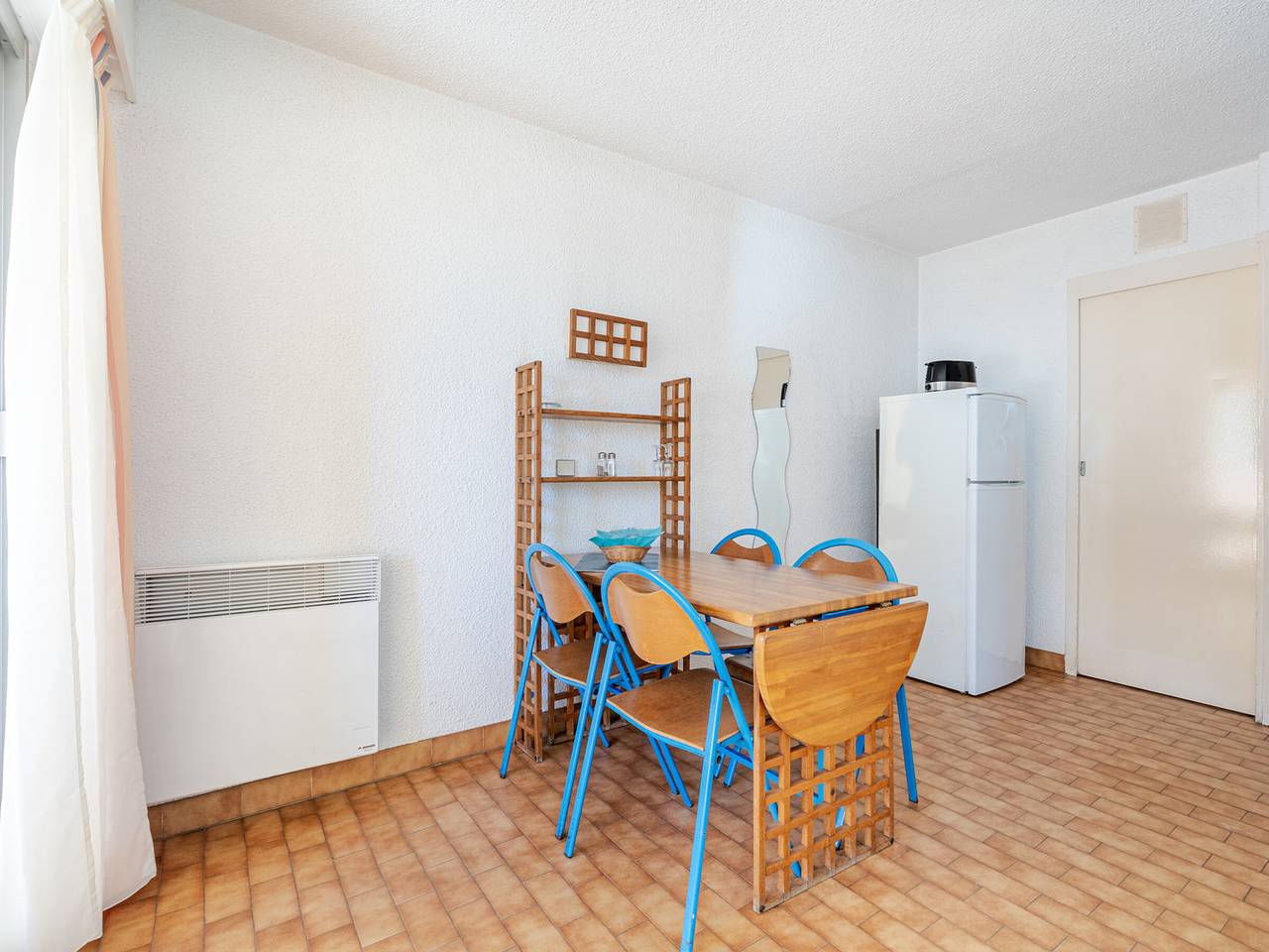 Entire studio, Studio for 6 with Wi-Fi and sea view in Roquebrune-Cap-Martin in Roquebrune-Cap-Martin, Mediterranean Coast (France)