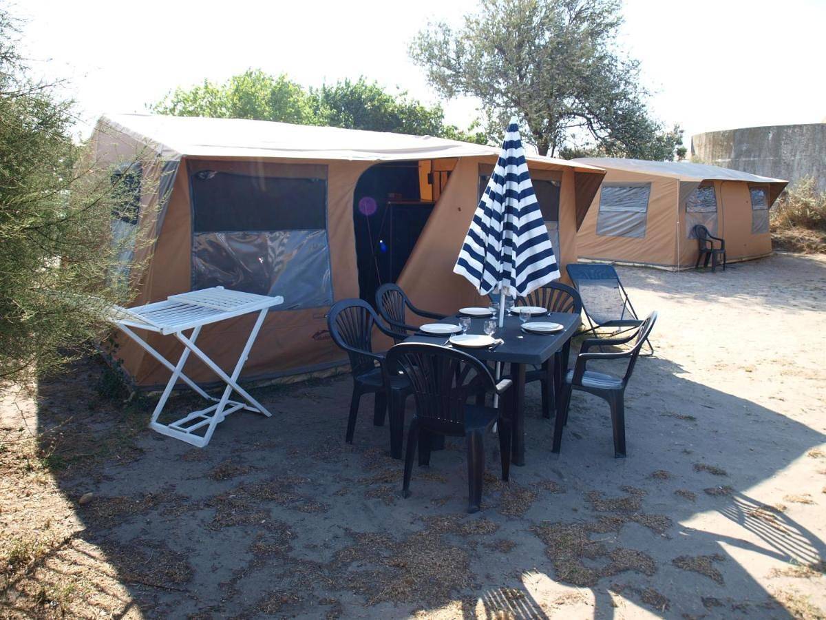 Tent without sanitary in Saintes-Maries-de-la-Mer, Région d'Arles