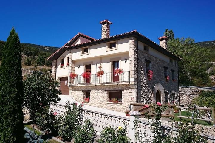 Holiday home for 10 people, with balcony and garden - 1