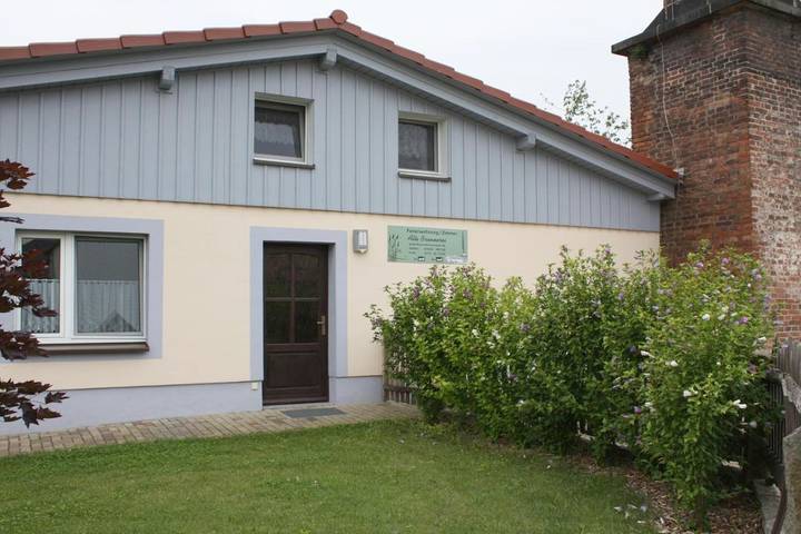 Ferienwohnung für 2 Personen, mit Terrasse und Garten sowie Ausblick in Malschwitz