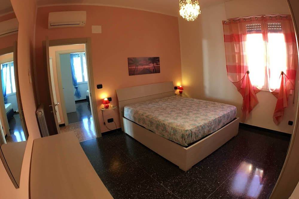 Entire apartment, Arcobaleno Apartament in Albissola Marina (Sv) 500 meters from the sea. in Albissola Marina, Riviera di Ponente