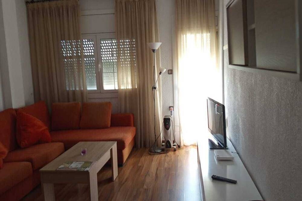 Apartamento entero, Alquiler mes de Agosto in Esplugas de Llobregat, Bajo Llobregat