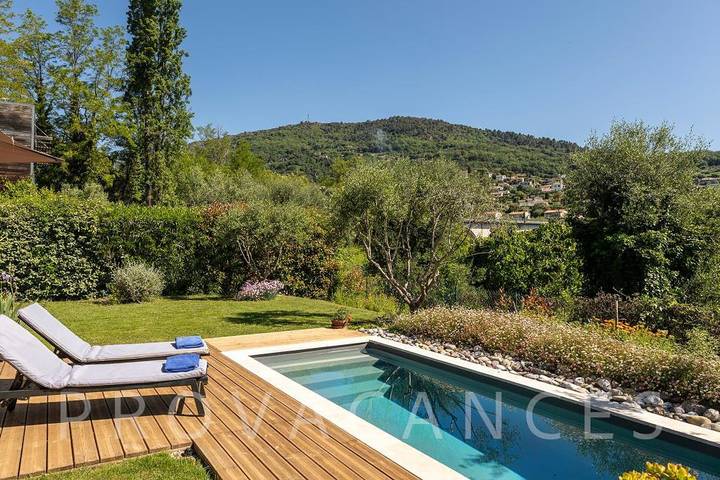 Location de vacances pour 6 personnes, avec jardin et piscine à Vence - 4