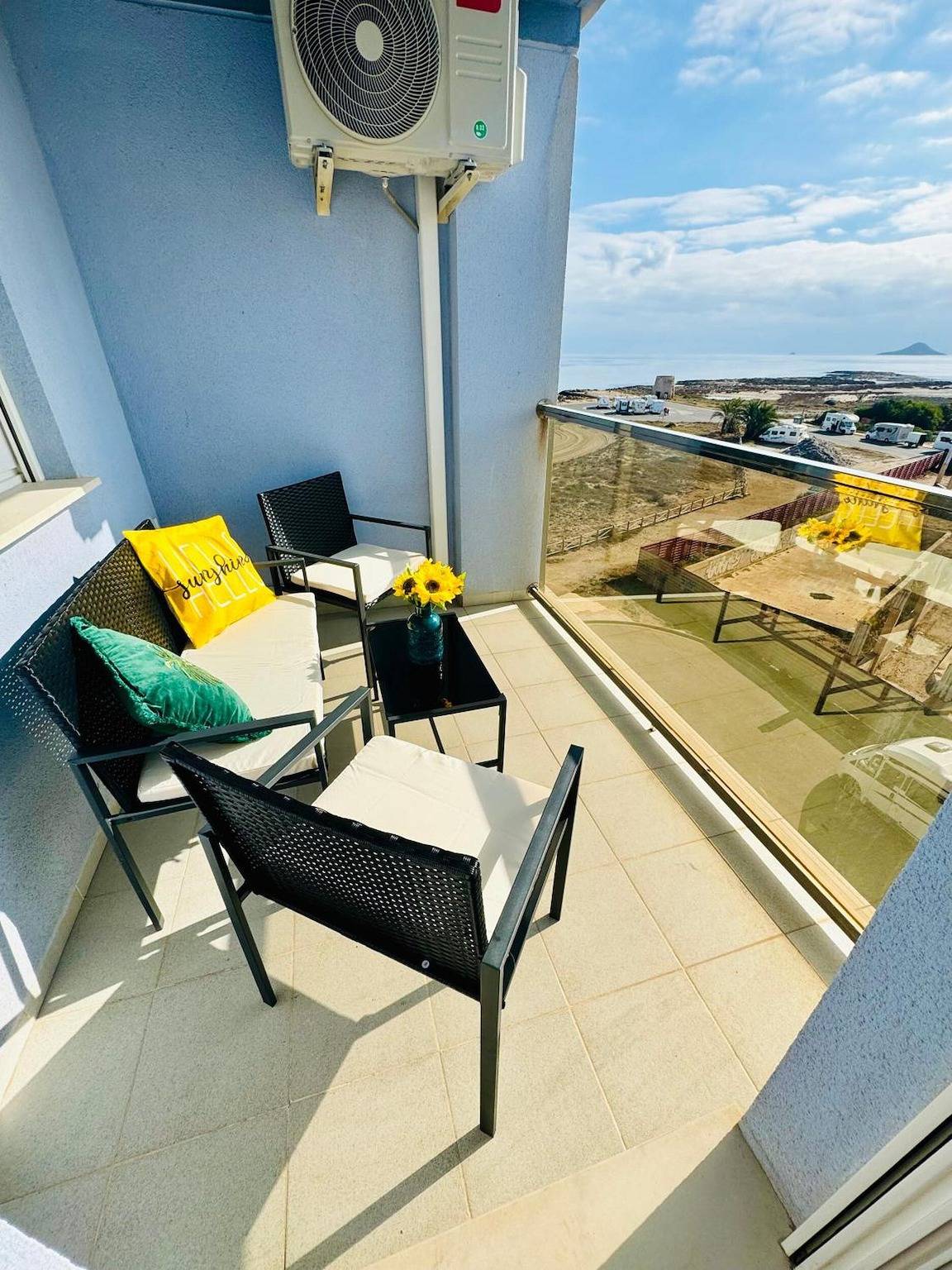 Appartement entier, Appartement « Los Girasoles De Veneziola » avec vue sur la mer, Wi-Fi et climatisation in Playa del final de la manga (La Manga), San Javier