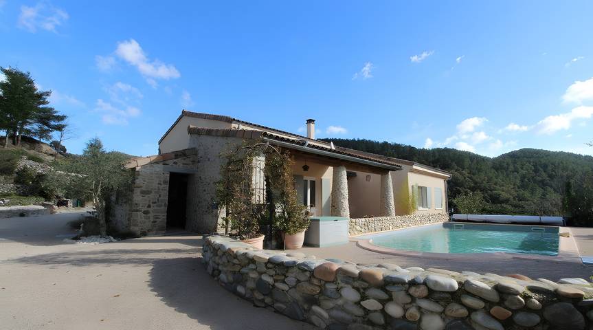 Chambre d’hôte pour 2 personnes, avec jardin en Ardèche