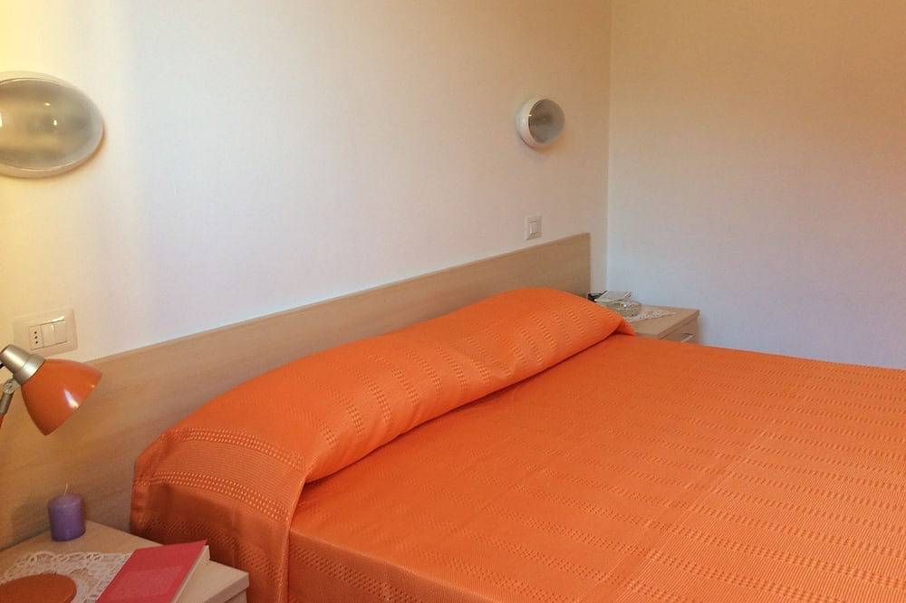 Appartement entier, St. Andrew Big Yellow House in Sant'Andrea, Marciana