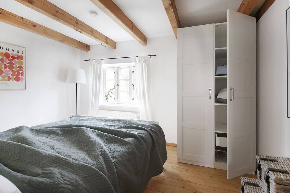 Romantisches Cottage unter Reet inmitten der Natur in Behrensdorf, Südliche Ostseeküste