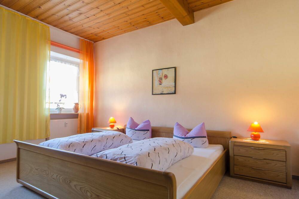 Ganze Wohnung, Ferienwohnung Hertel - Ferienwohnung im Og mit großem Terassenbalkon in Mistelgau, Frankenalb