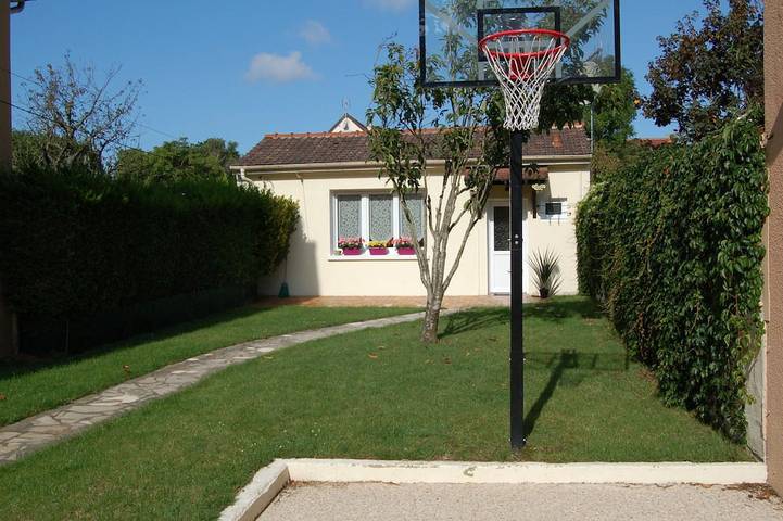 Gîte pour 4 personnes, avec Jardin