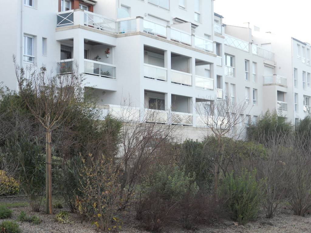 Appartement entier, T2 centre-ville, standing, parking privatif in La Rochelle, Région de La Rochelle
