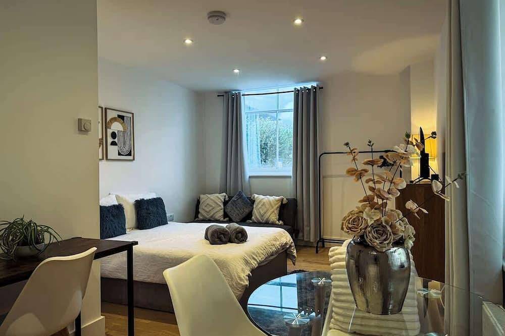 Entire apartment, Lovely 1-Bed Home | Near Maidstone High Street in Kent