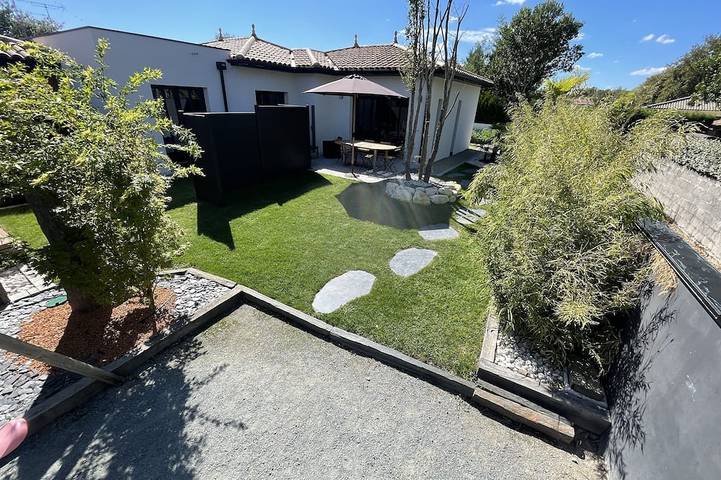 Location de vacances pour 6 personnes, avec Jacuzzi ainsi que Terrasse et Jardin à Martignas-sur-Jalle