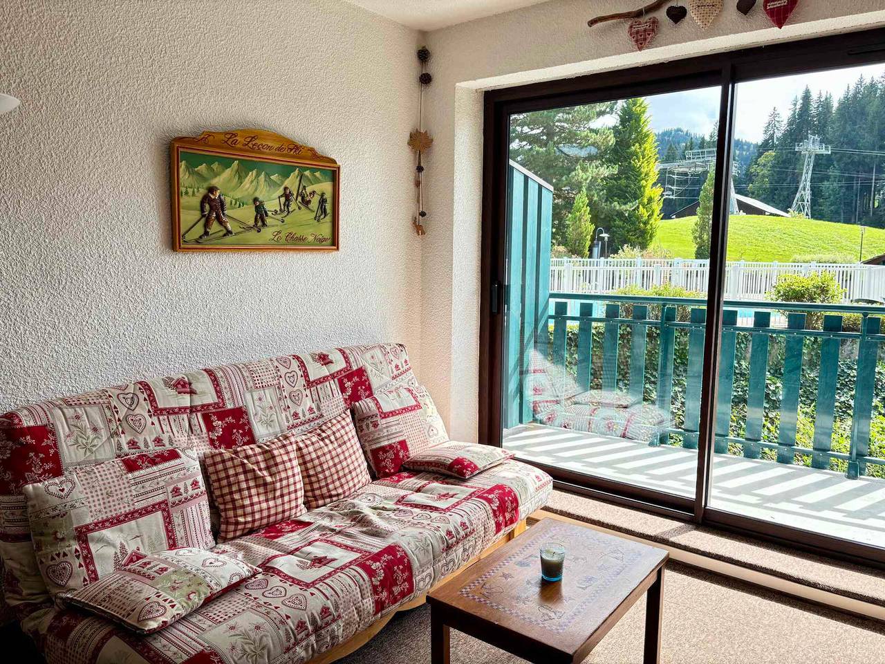 Estudio entero, Apartamento a pie de pistas con piscina y estacionamiento en Les Gets in Les Gets, Les Portes du Soleil