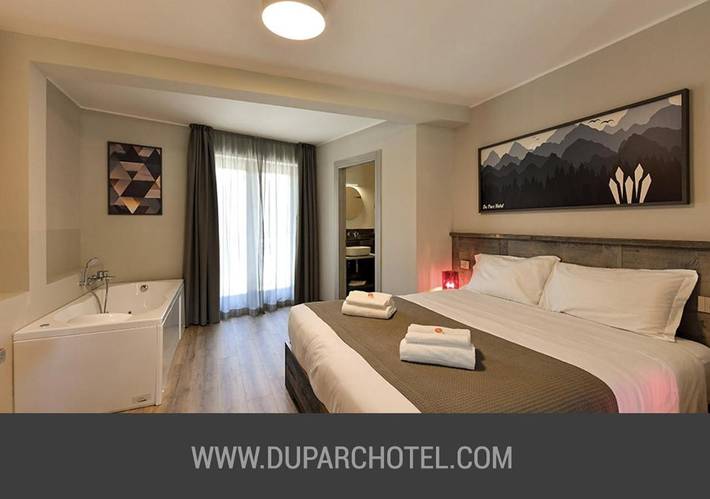 Hôtel pour 3 personnes, avec Balcon et Jacuzzi ainsi que Terrasse et Sauna à Sauze d'Oulx