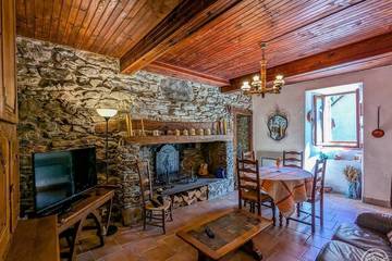 Gîte pour 2 personnes, avec jardin à Oô