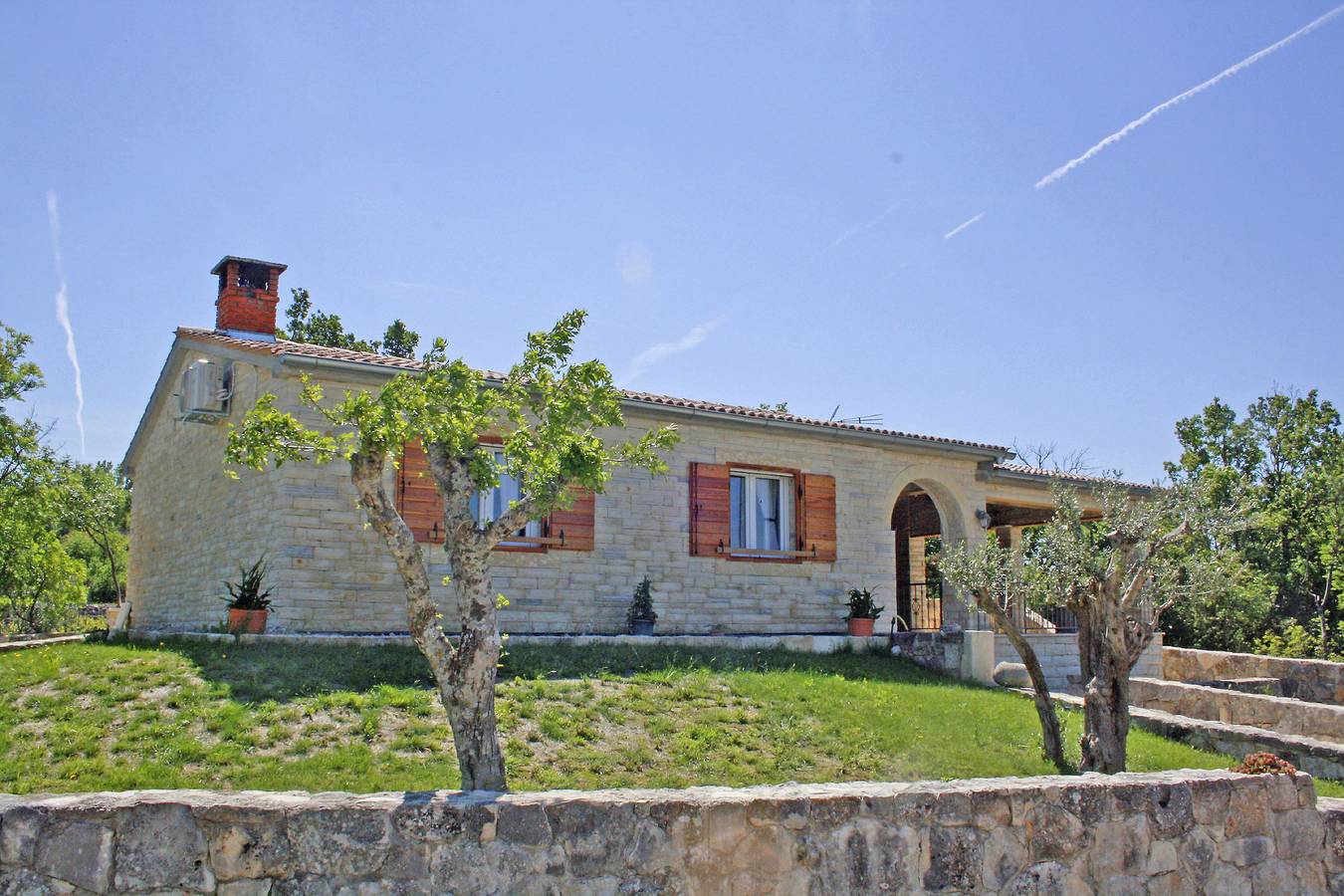 Ferienhaus Maslina * ruhige Lage, 2000 m2 Garten, privater Pool, Wlan in Grad Benkovac, Zadar
