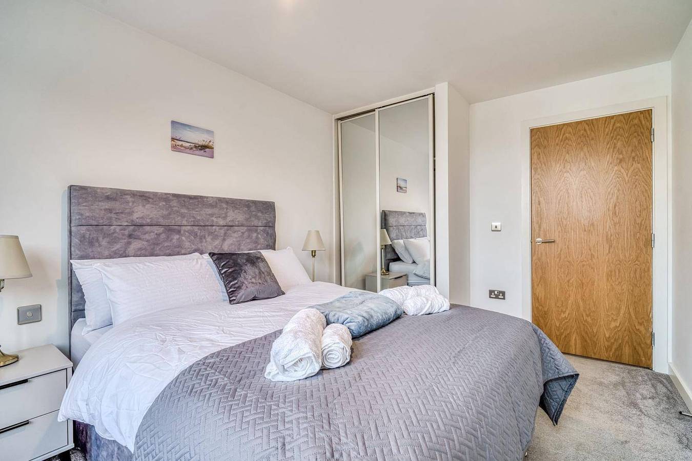 Entire holiday apartment, Rooftop - Balcony - Wifi - Parking - Sleeps 5 in Greater Manchester