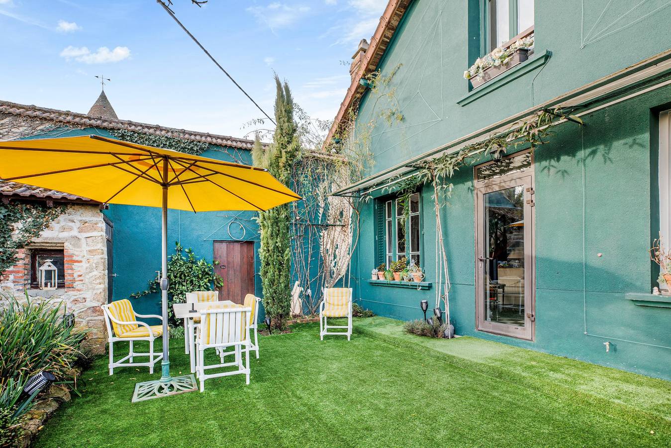 Casa de vacaciones 'Chez Poton' con terraza privada, jardín compartido y Wi-Fi in Le Grand-Bourg, Región de Guéret