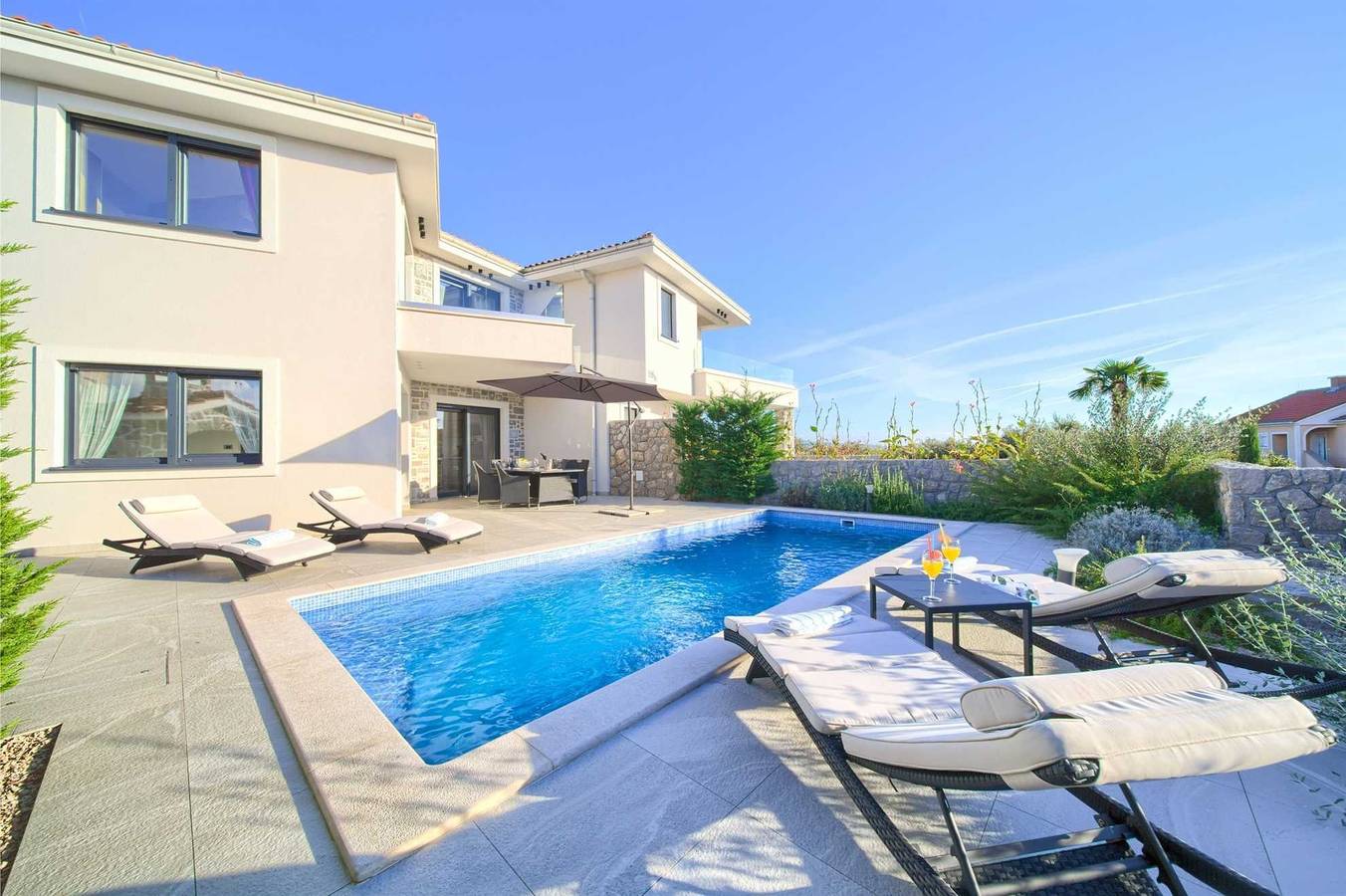 Luxuriöses Ferienhaus Adella mit Meerblick in Krk Stadt, Krk