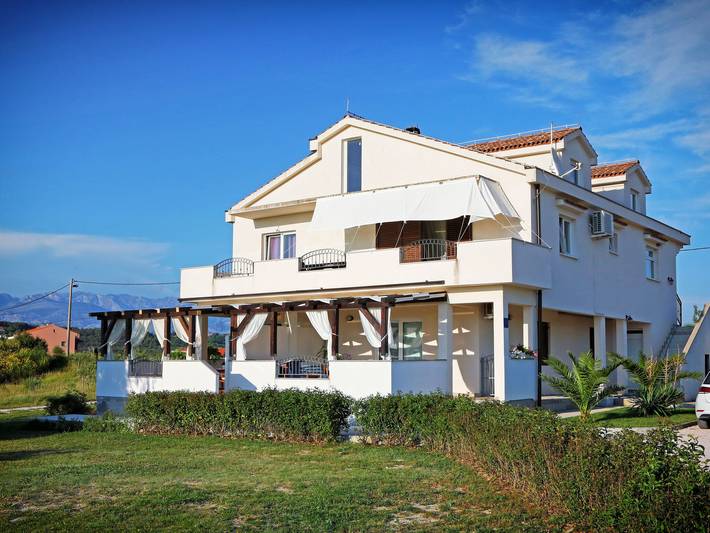 Apartament wakacyjny dla 4 osób, z ogród w Ljubac