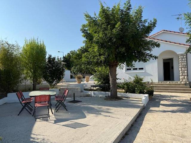 Location de vacances pour 6 personnes, avec piscine ainsi que jardin et bassin pour enfant à Le Crès - 2