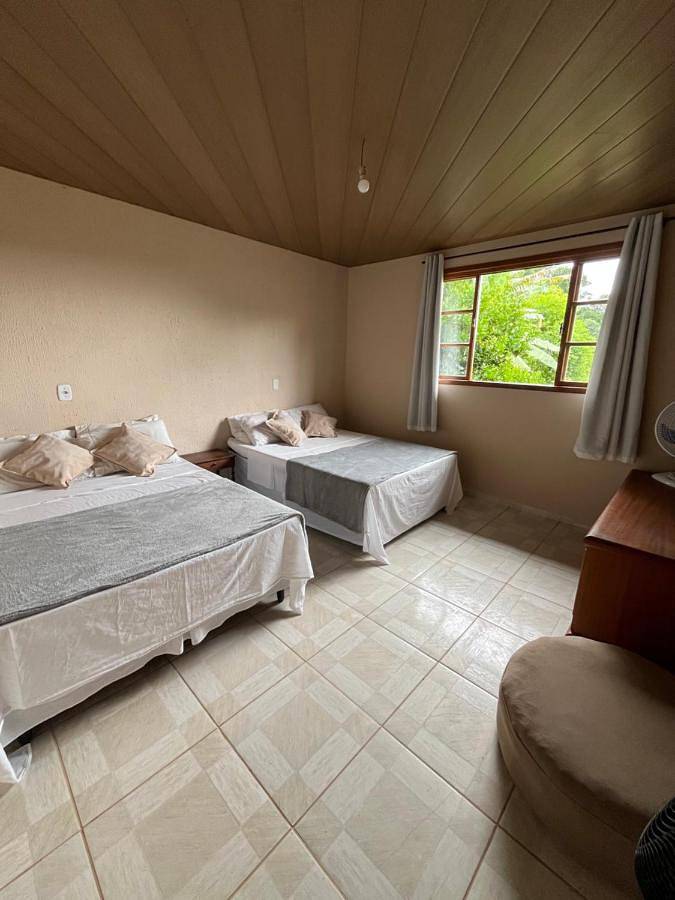 Casas e apartamentos de temporada para 4 pessoas, com jardim e vista e ainda balcão em Nova Friburgo