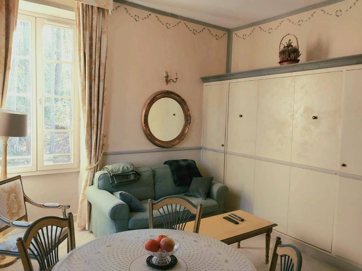 Appartement entier, One-Bedroom Apartment in Montbrun-les-Bains, Région de nyons