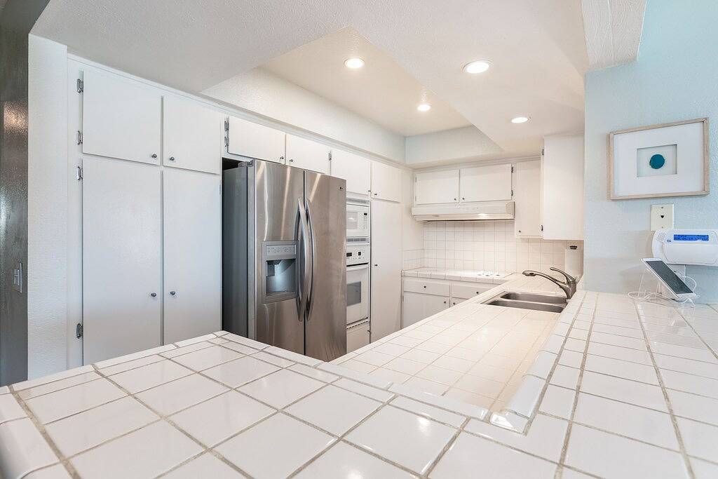 Spacious Home w/ Fenced Patio, Grill & Balcony - 1 Mile to Beach & Pier Ave in Hermosa Beach, Los Angeles County