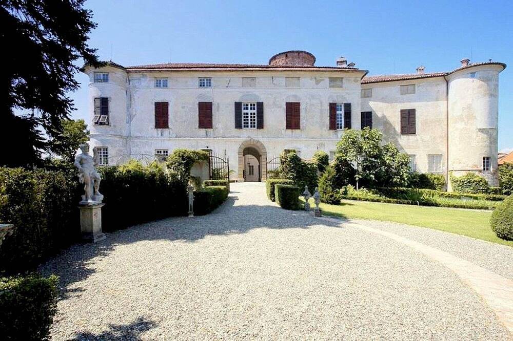 Geheel appartement, Een kasteelverblijf in wijnland in Rocca Grimalda, Provincie Alessandria