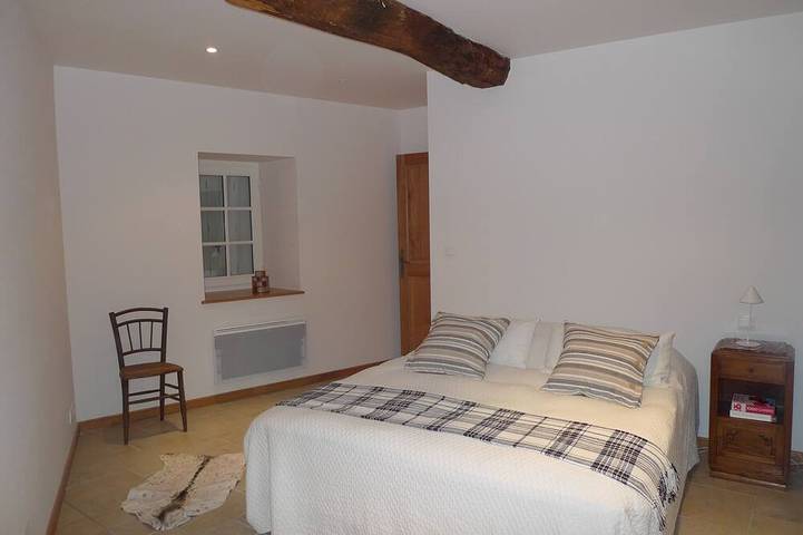 Gîte pour 4 personnes, avec jardin et terrasse à Nolay - 4