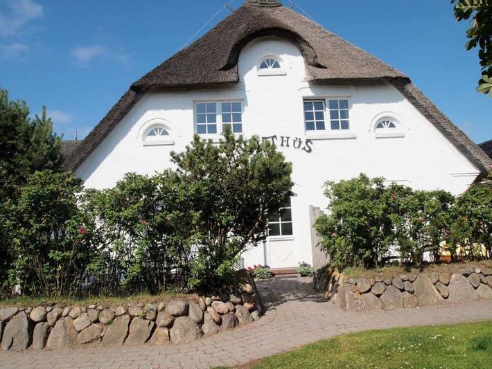 Ferienwohnung für 2 Personen, mit Terrasse und Garten sowie Sauna in Wenningstedt