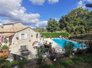 Chambre d’hôte pour 2 personnes, avec piscine et jardin à Fumel