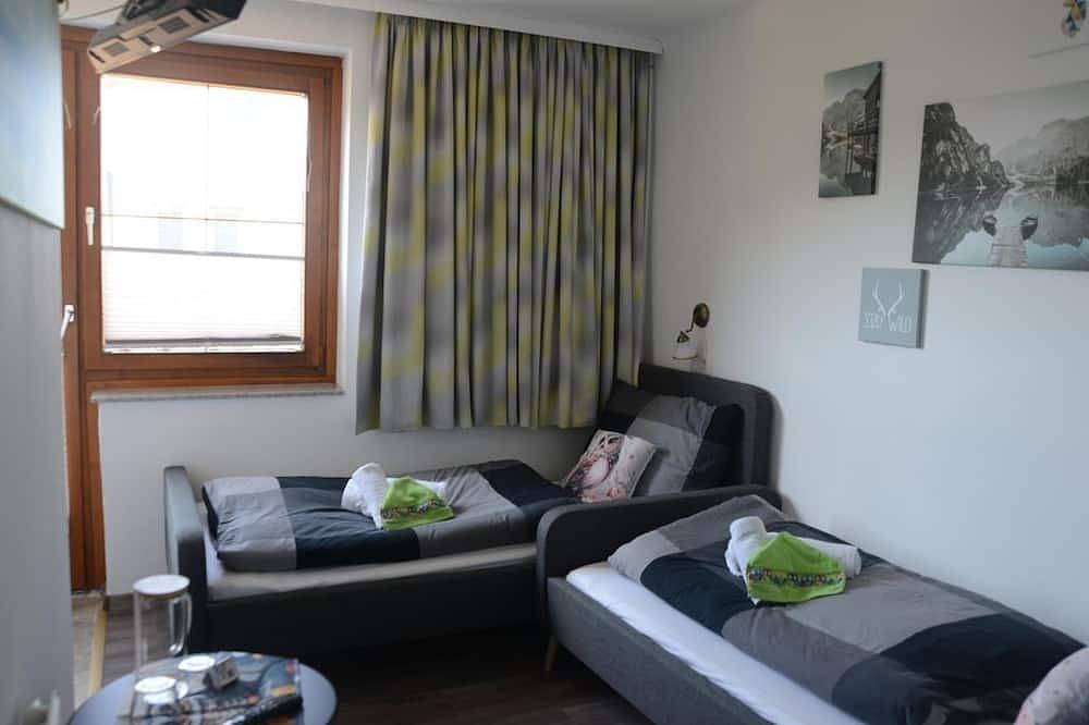 Zweibettzimmer 9 mit Balkon - Pension Eule in Karawanken und Bachergebirge, Unterkärnten