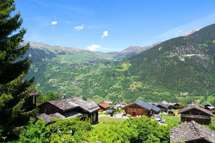 Gîte pour 11 personnes, avec jardin ainsi que vue et balcon dans Bruson - 3