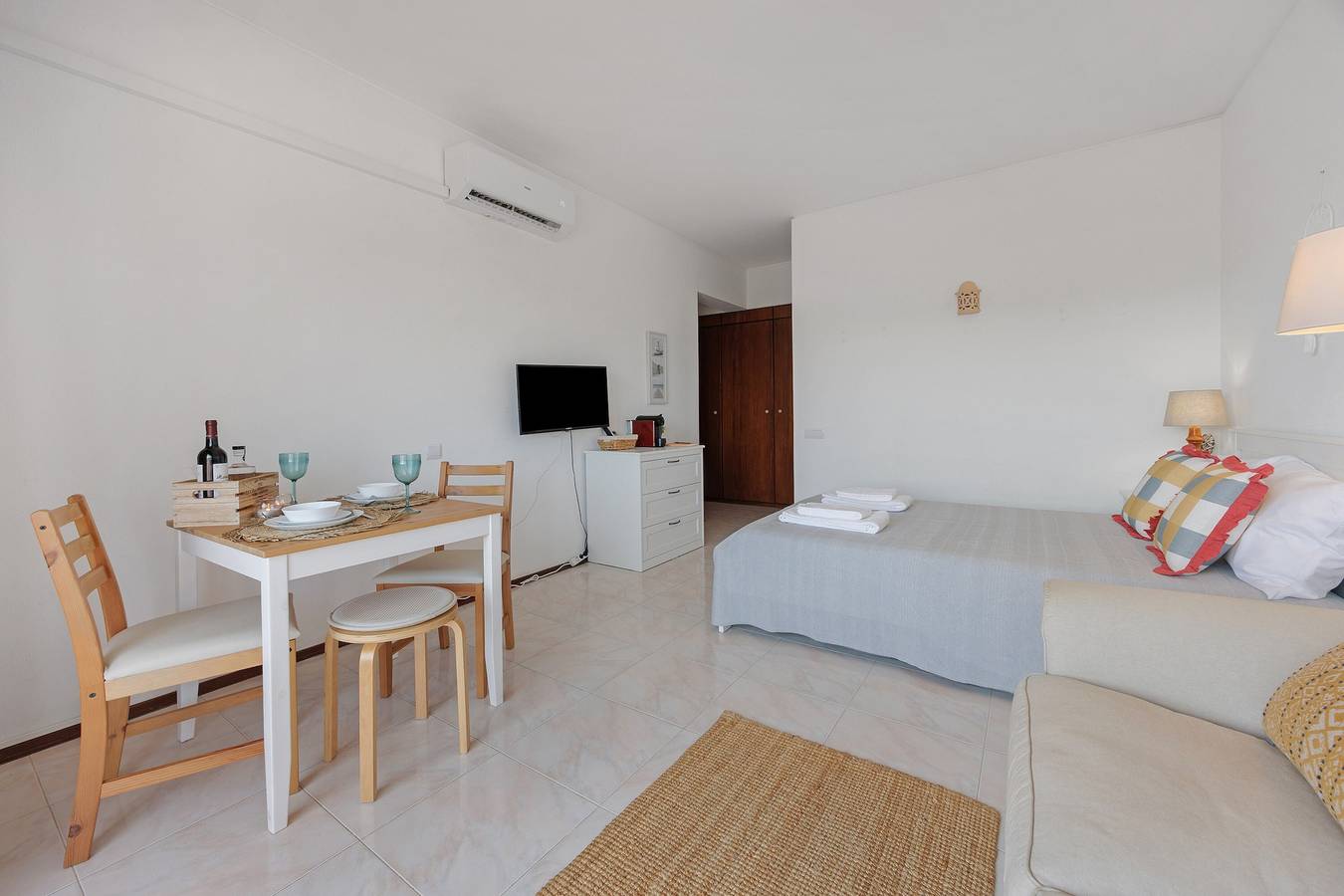 Appartement 'Pôr Do Sol' met Zeezicht, Wi-Fi en Airconditioning, foto 7