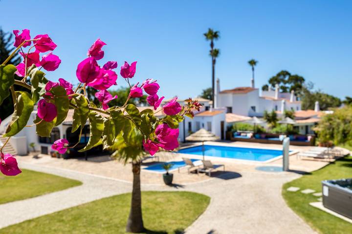 Casa rural para 40 personas, con piscina además de jardín y terraza en Carvoeiro - 2