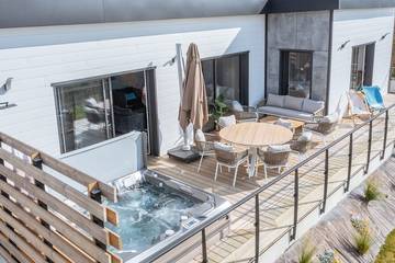 Cottage pour 6 personnes, avec jardin ainsi que terrasse et jacuzzi à Plouider