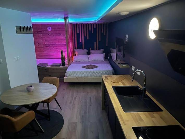 Gîte pour 2 personnes, avec jacuzzi à L'Isle-sur-le-Doubs