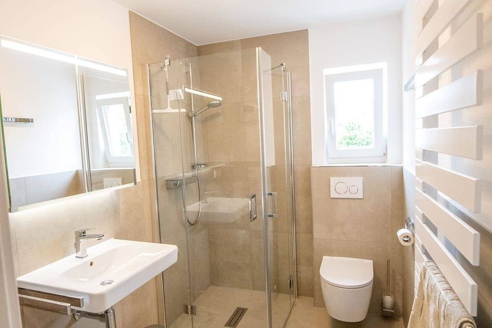 Ruhig Gelegenes Ferienhaus mit Sauna Direkt an der Mosel in Trittenheim, Moseleifel