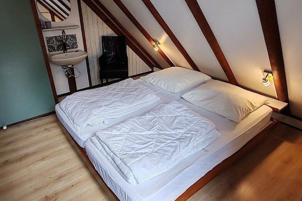 Vakantiehuis Laange in Nat. Park Kellerwald Edersee direct aan het Sauerland. in Frankenau, Waldecker Land