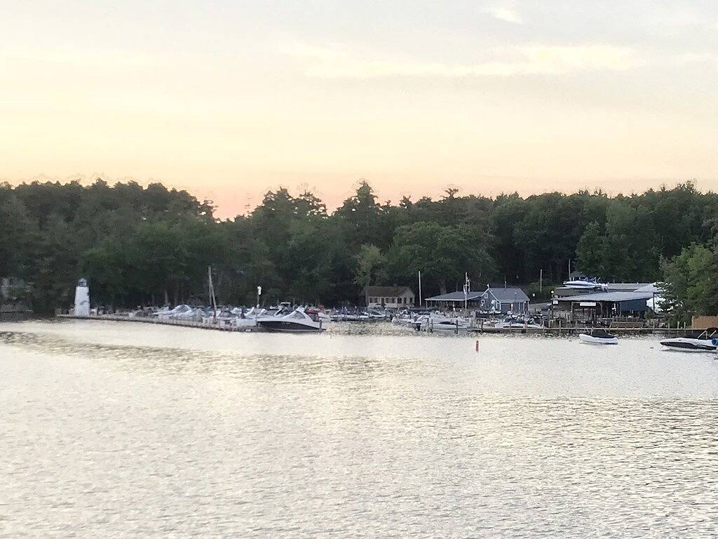 Ruhe und Entspannung in einer privaten Umgebung mit viel Platz für Familie und Freunde in Moultonborough, Lake Winnipesaukee