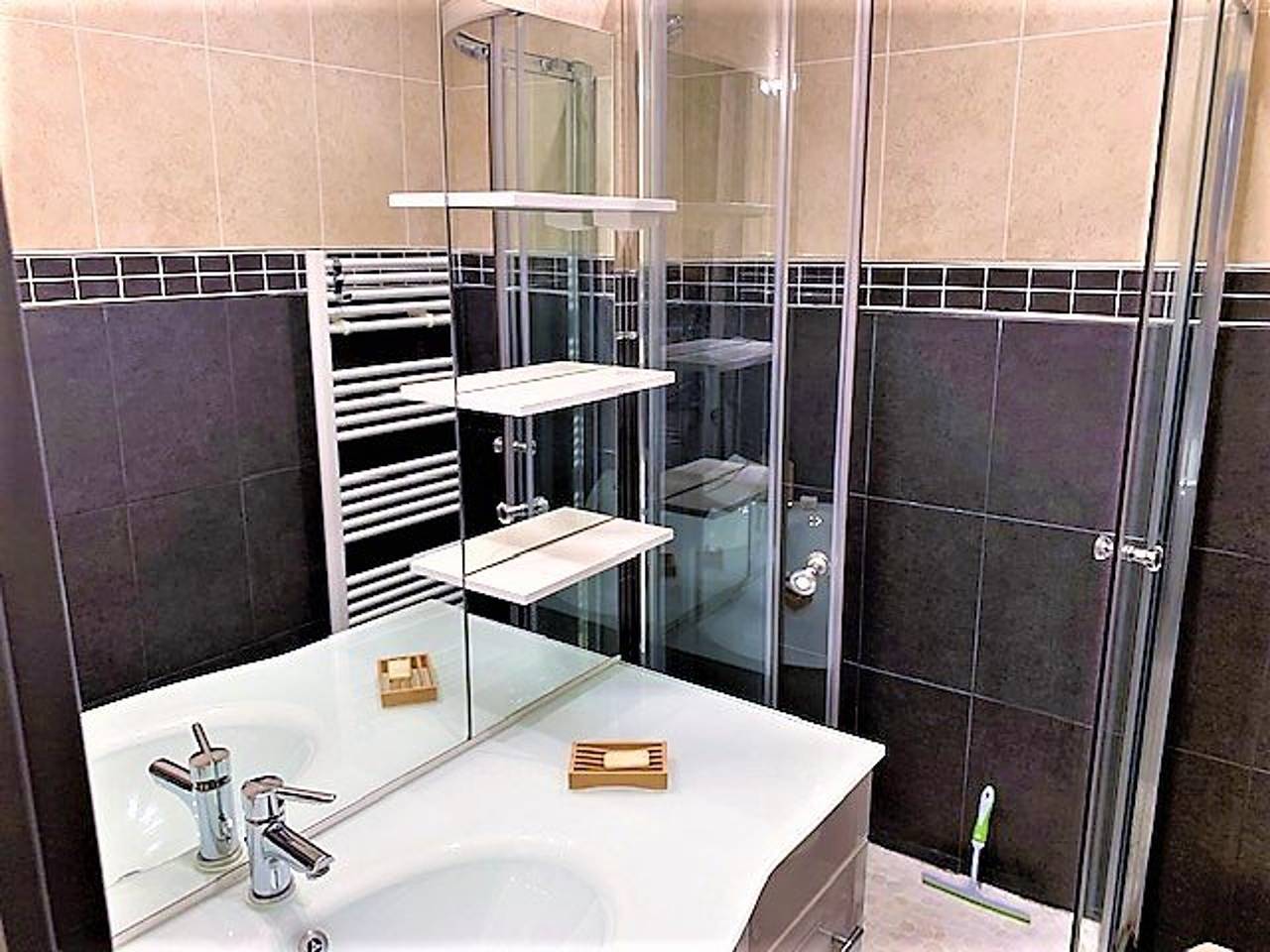 Entire apartment, Stylish 1-Bed Apt in La Grande-Motte: Modern, Spacious, Loggia, Parking, Near Beach & Shops in La Grande-Motte, Mediterranean Coast (France)