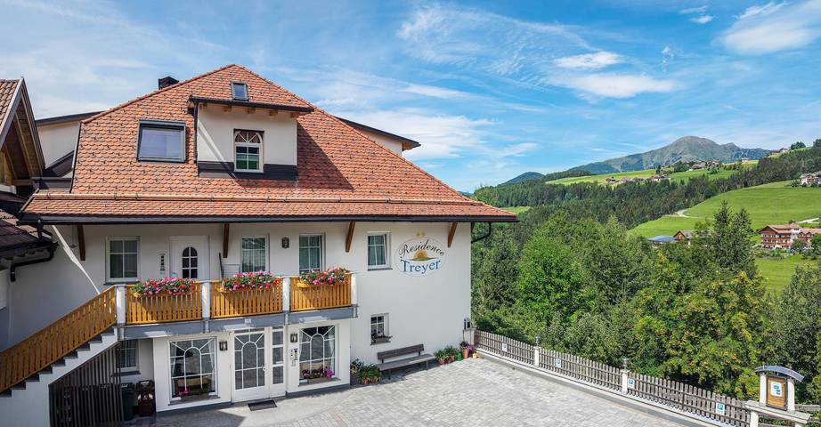 Apartamento inteiro, Apartamento "Treyer 5 Typ A" com vista para a montanha, Wi-Fi, varanda e jardim in Terenten, Dolomiti Superski