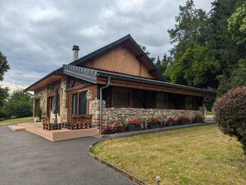 Gîte pour 8 personnes, avec terrasse et jardin à Attignat-Oncin