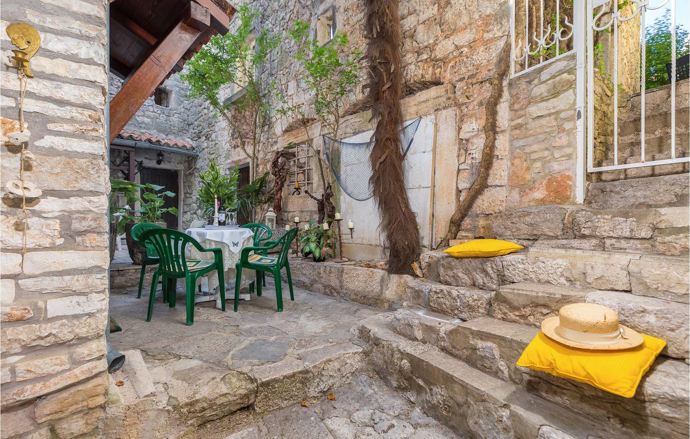 Ferienhaus für 4 Personen mit Terrasse in Bale, Rovinj und Umgebung