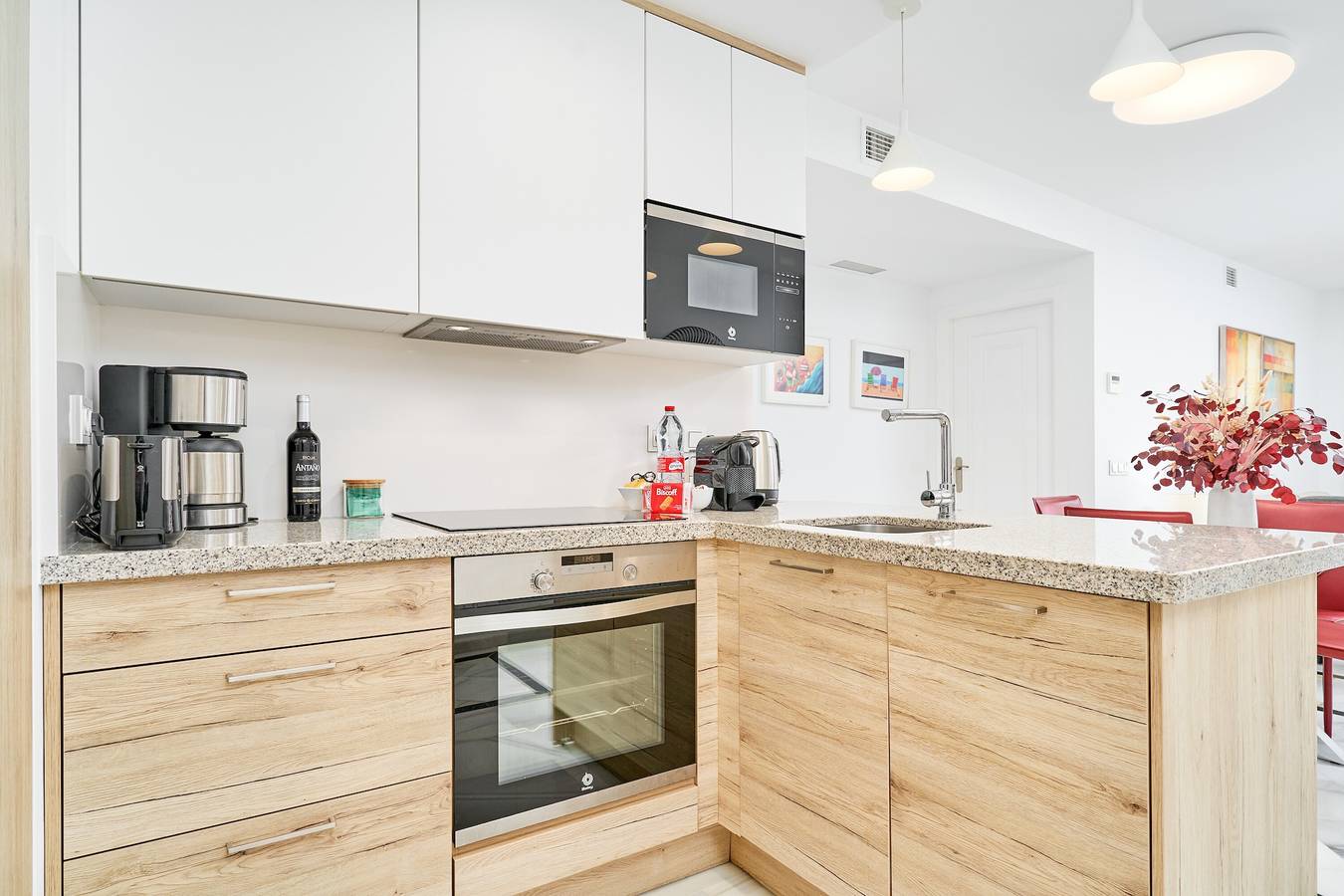 Apartamento entero, "Casa de la playa Alto Realengo" cerca de la playa con terraza privada, A/C y Wi-Fi in La Herradura, Almuñecar