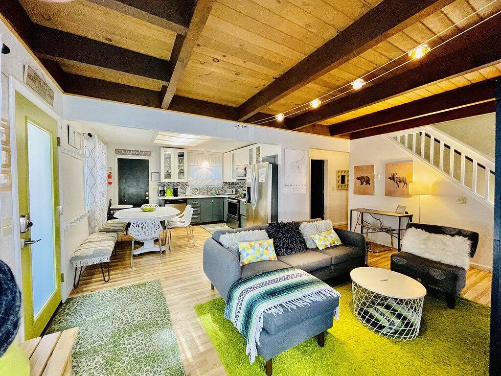 Log Cabin for 10 Guests in South Lake Tahoe, El Dorado County