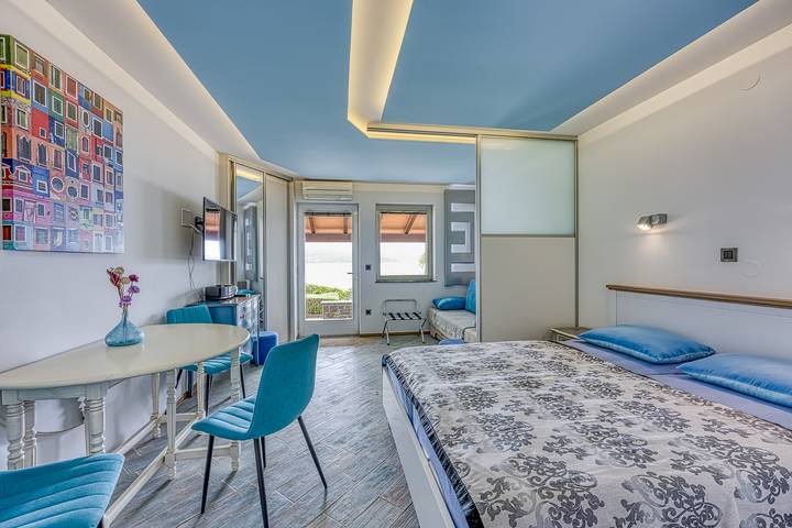 Ferienwohnung für 2 Personen, mit Meerblick und Terrasse sowie Pool in Koper - 4