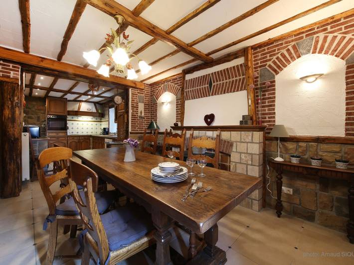Modernes, geräumiges Ferienhaus in Mettet, Region Namur