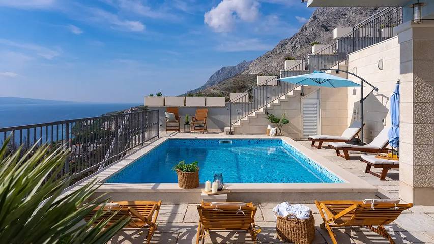Villa pour 6 personnes, avec balcon ainsi que jardin et piscine à Mimice - 4